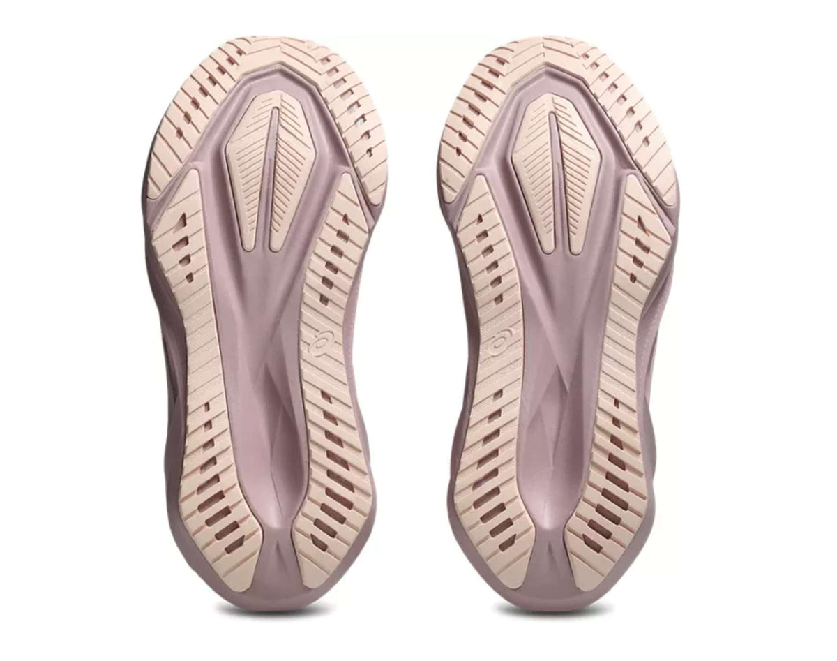 Chaussures de course pour femmes Asics Novablast 5